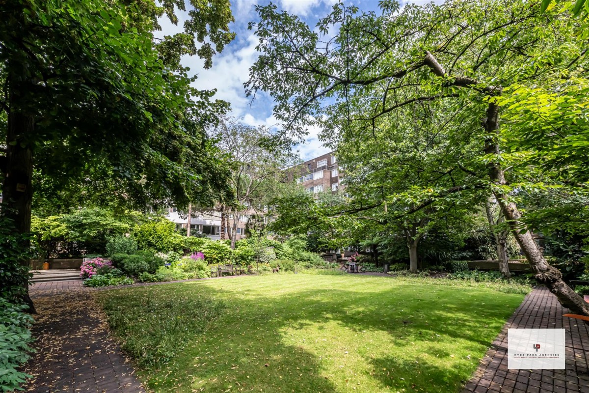 Southwick Street, Paddington, London