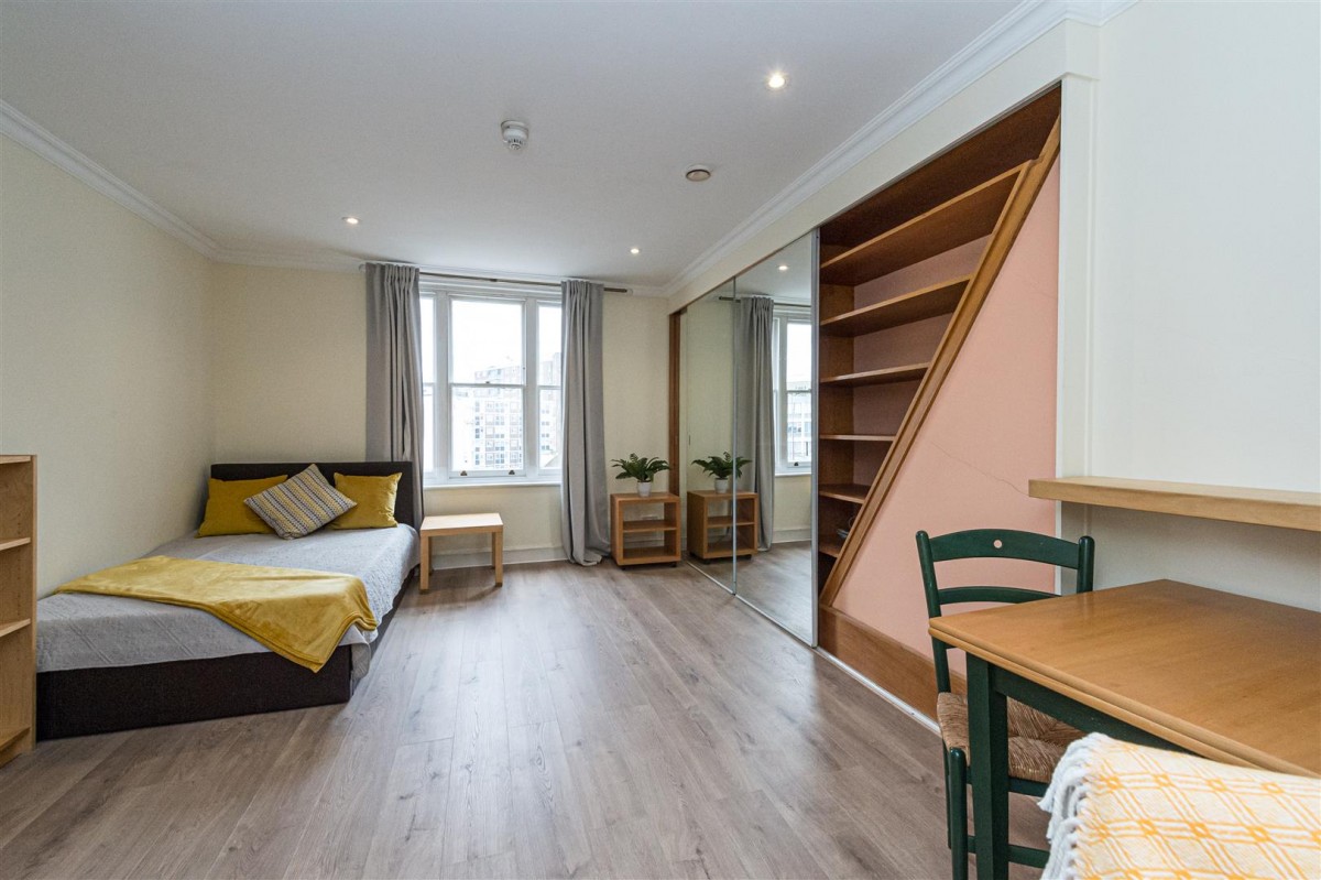 Flat 13, 27 Lancaster Gate, London