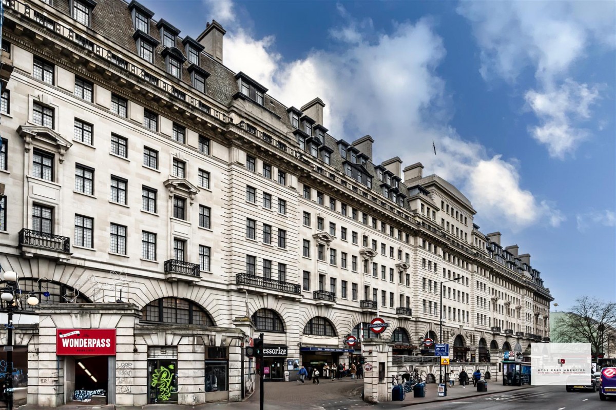 Chiltern Court, Baker Street, London